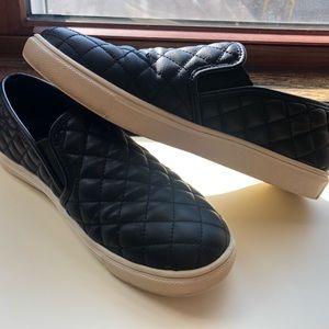 Steve Madden Ecentrcq Quilted Slide On Sneakers
